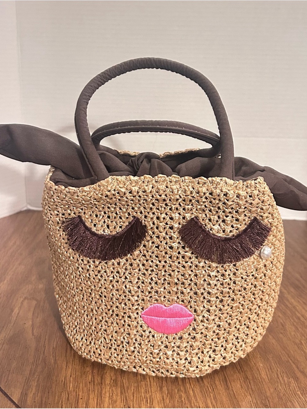 a-jolie Woven Straw Eyelash Lips Bucket Bag
